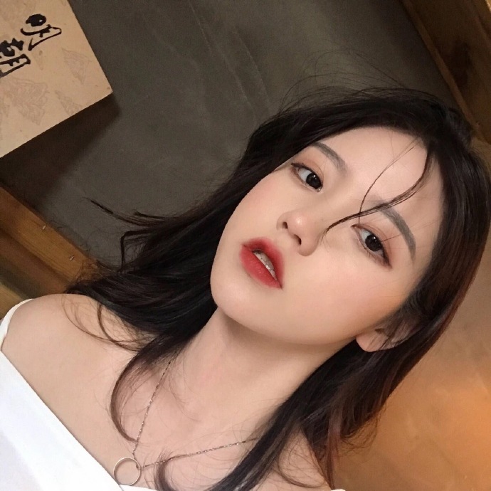 grass:���˵ĳ�Ĭ����һ������ʫ<�����Բ�>