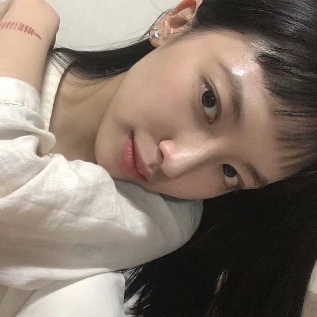 �ڹ� �����������ˣ��̾�һ����Ůͷ��