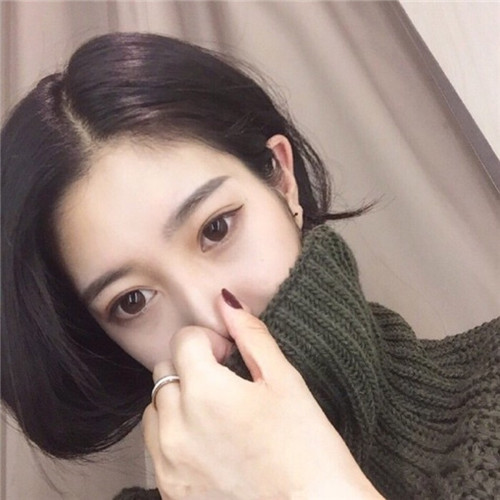 ���꣺�������Ұ������룬����Ц���绨������< �Խ�Ůͷ >