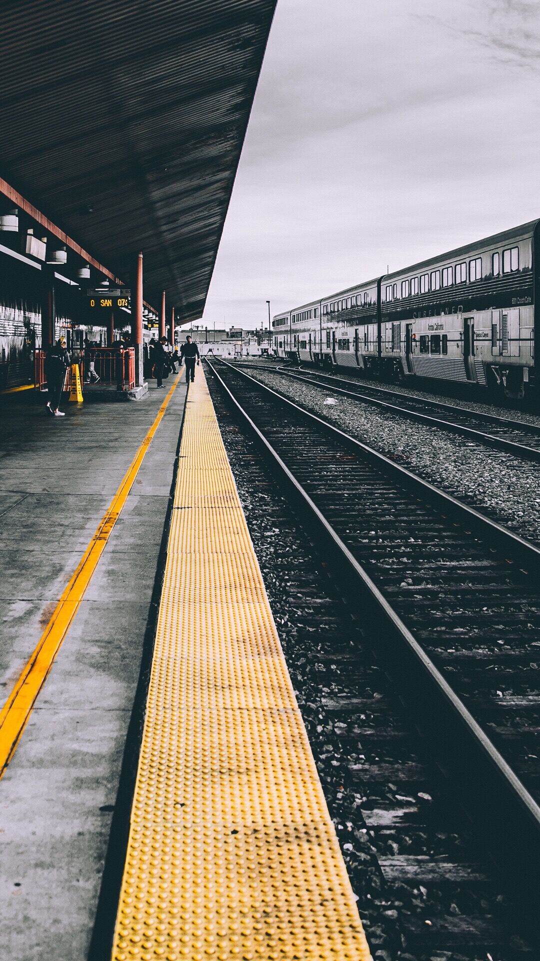 �������ĵ���������û��˭������������� ֻ�����Լ����Ź��Լ�<�ֻ������ֽ>