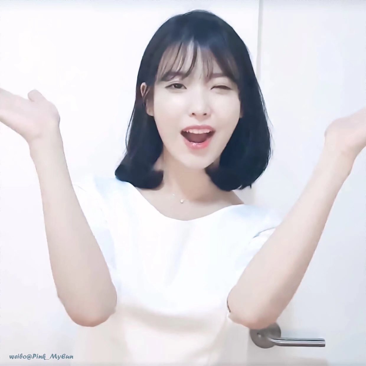 õ�壺����������������������������ļ��С�<Ů��ͷ��>