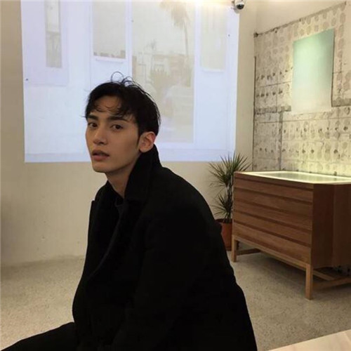 ���꣺����ֻ�뾲������>>>�Խ���ͷ