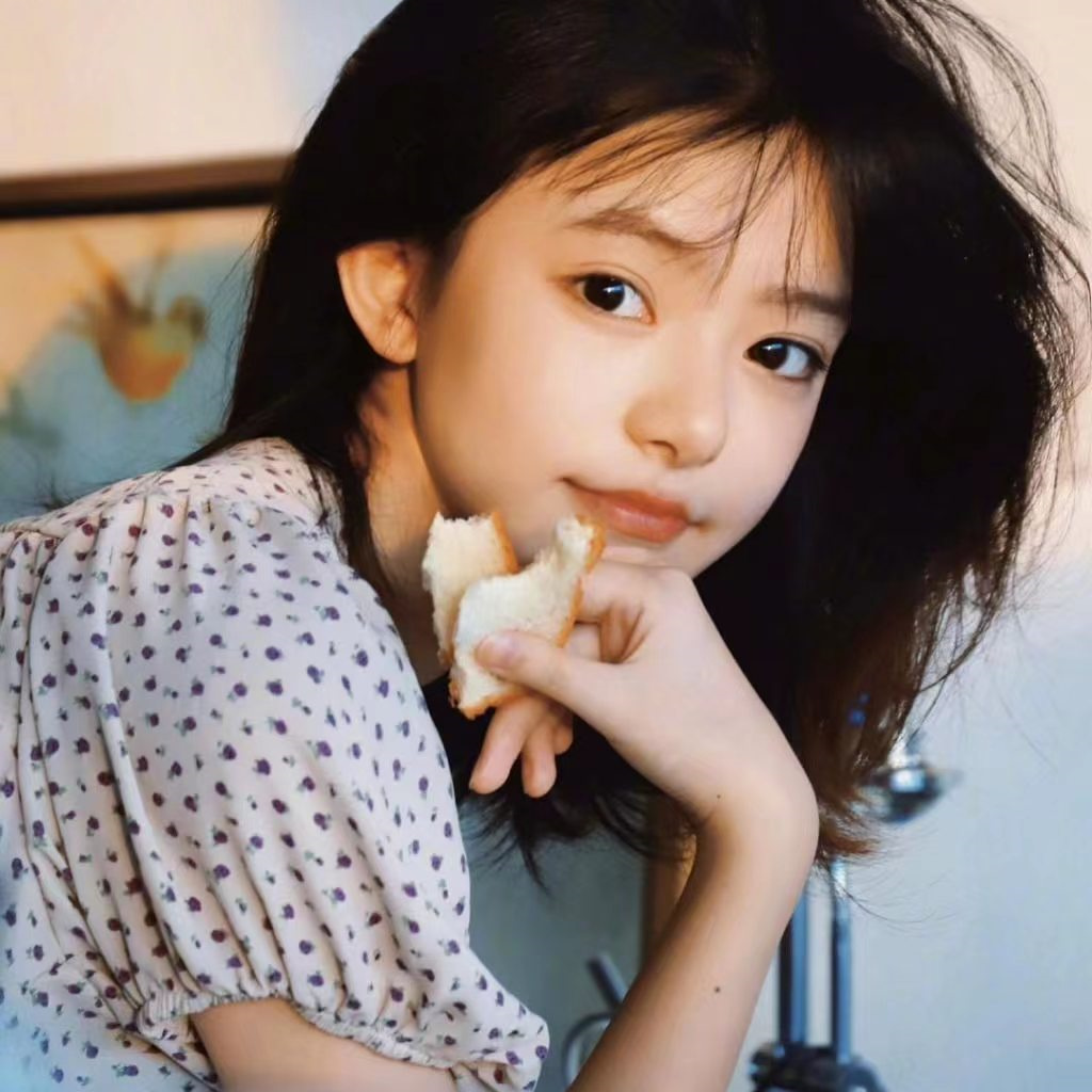 ���룺��������ü����Ǳ���һ�ֻ����κλ�>>Ůͷ