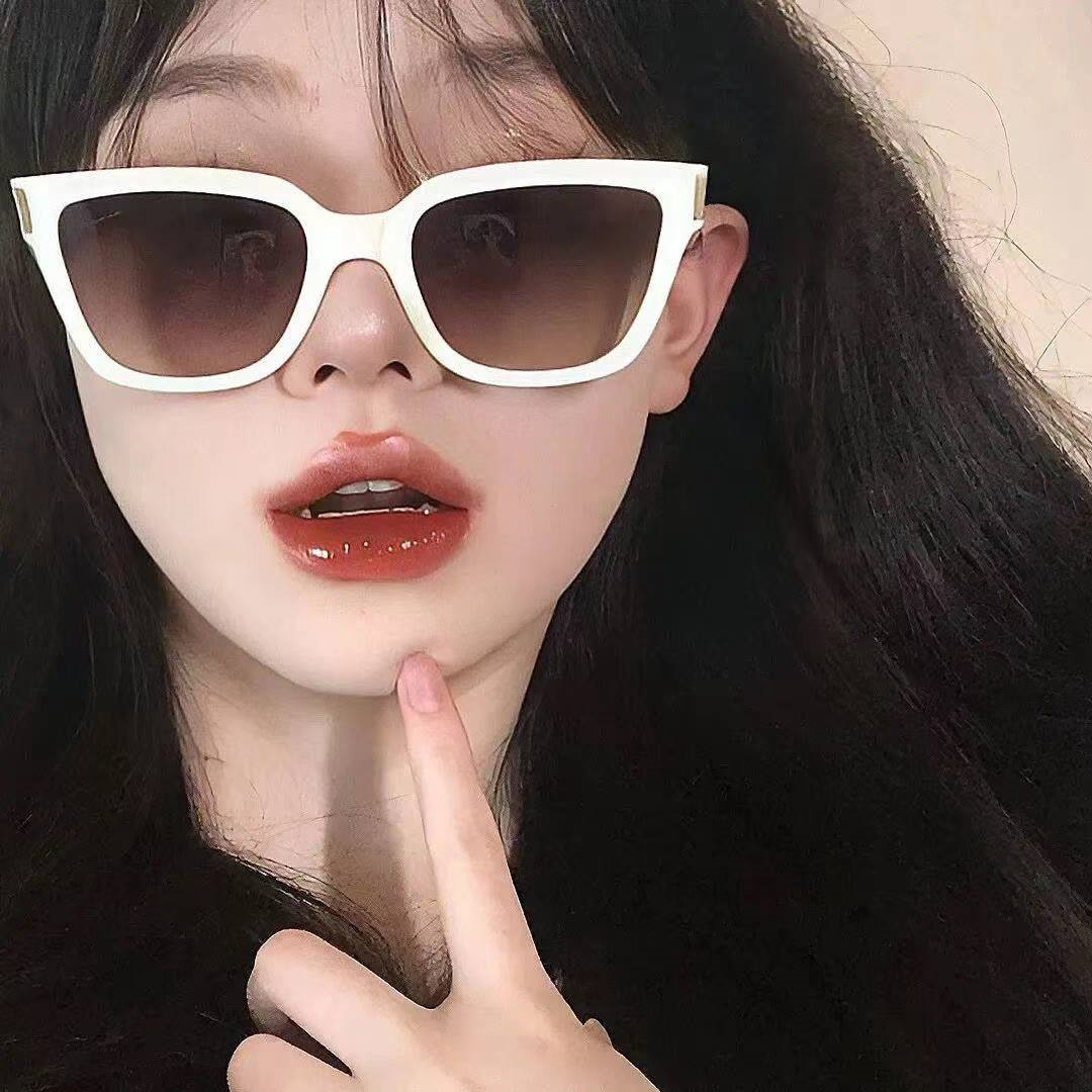 ���룺���յ�������Ϊ�����ഺ�м���ѭ��>>Ůͷ